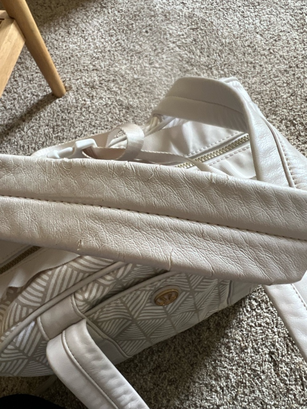 lululemon athletica Taupe and White Geometric Duffel - Picture 8 of 14